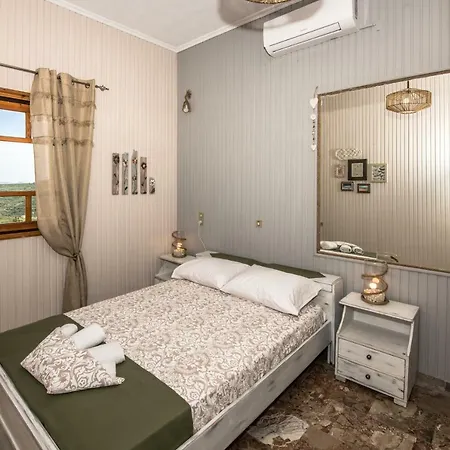 Holiday home Kyparissos I *